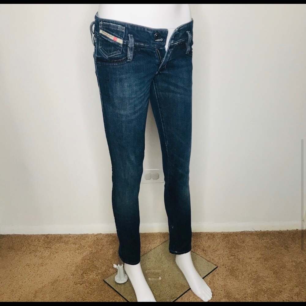 NWT DIESEL MATIC JEANS SIZE 24
